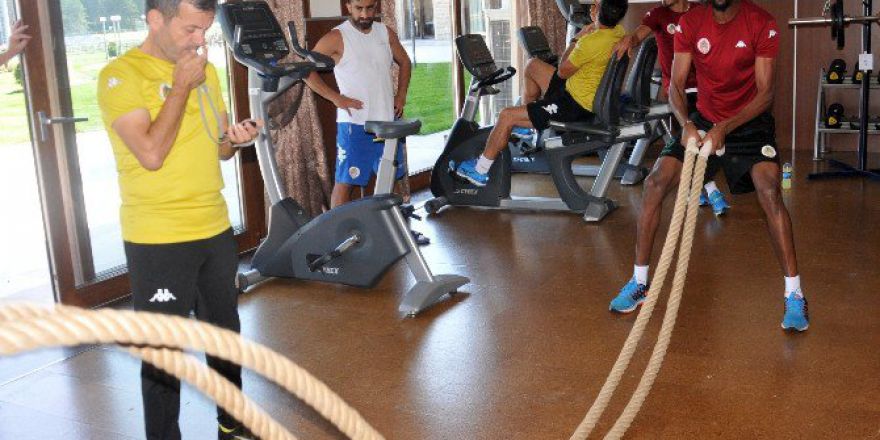 Alanyaspor, Salonda Çalıştı