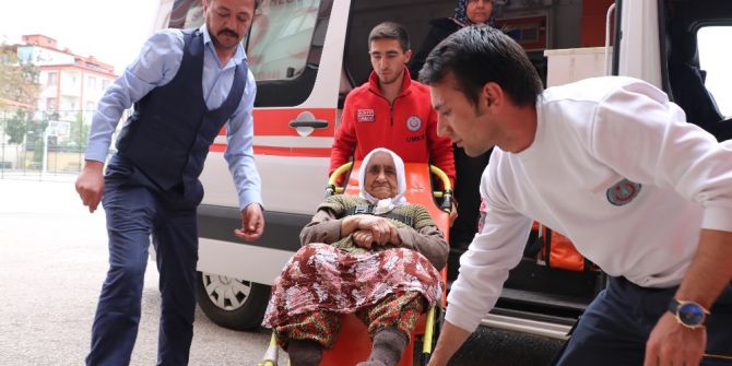 95 Yaşındaki Fatma Nine Engel Tanımadı