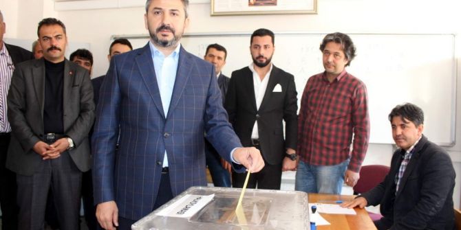 Adıyaman’da Siyasiler Oylarını Kullandı