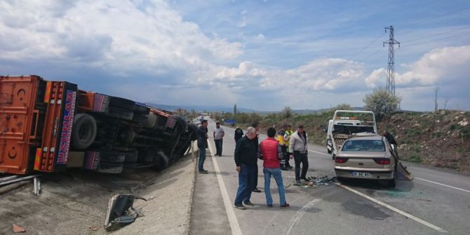 Oy Kullandıktan Sonra Pikniğe Giderken Trafik Canavarına Yakalandılar