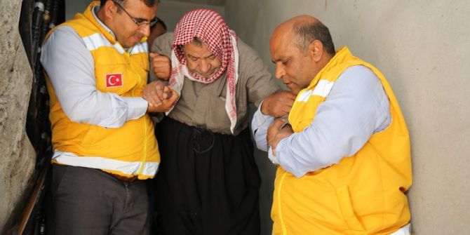 Şanlıurfa’da Yaşlı Ve Engelliler Sandığa Sedyede Götürüldü