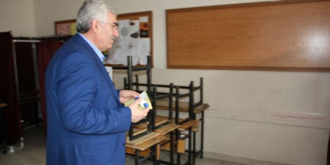 İl Başkanı Öz, Oyunu Kullandı