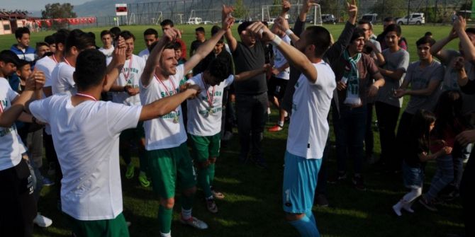 Bozdoğan Bal’a Yükseldi