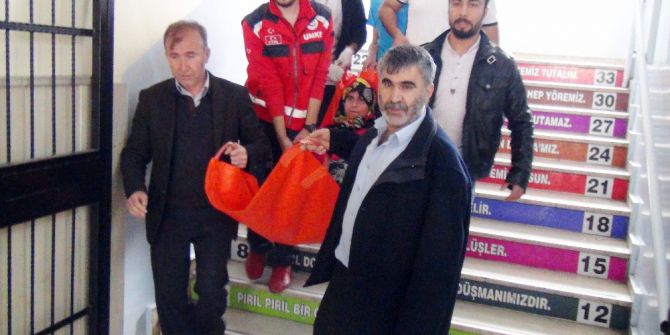 Gaziantep’te Hastalar Sedye İle Oy Kullanmaya Götürüldü