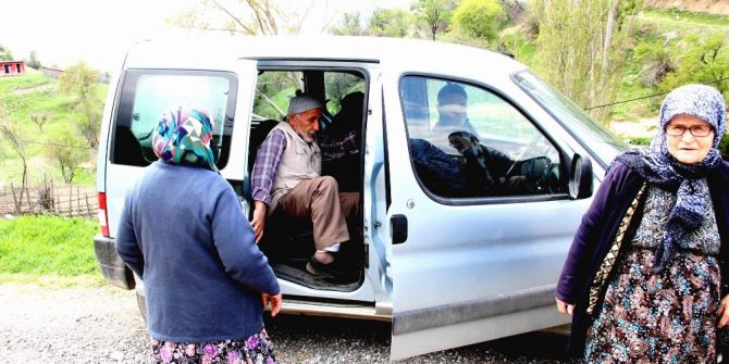 Hayalet Köyün Sakinleri Oy Kullanmak İçin Komşu Köye Gidiyor