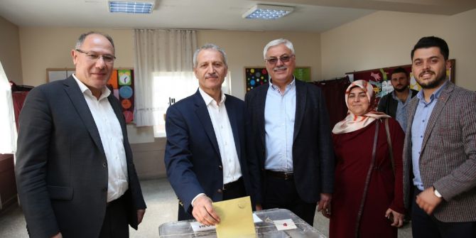 Adapazarı Belediye Başkanı Süleyman Dişli Oyunu Kullandı