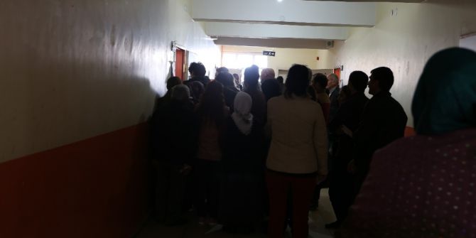 Varto’da Oy Kullanma İşlemi