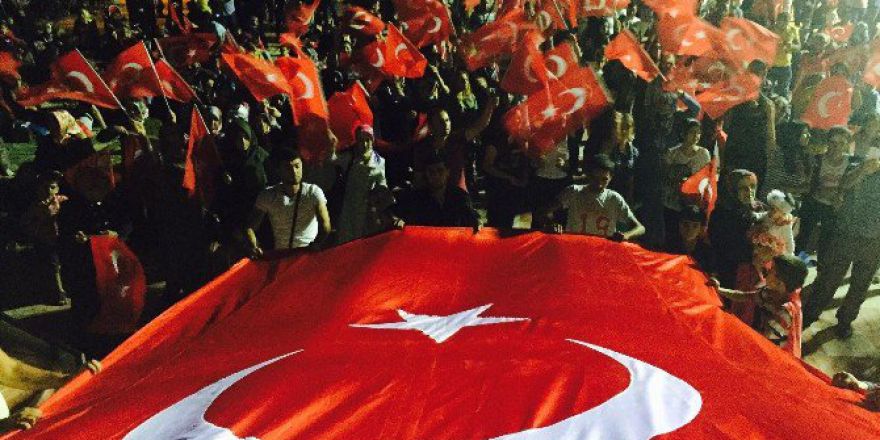 Bilecikliler Demokrasi Nöbetini Sürdürüyor