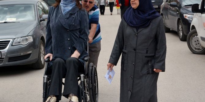 Dünyanın En Uzun Genç Kızı Oyunu Kullandı