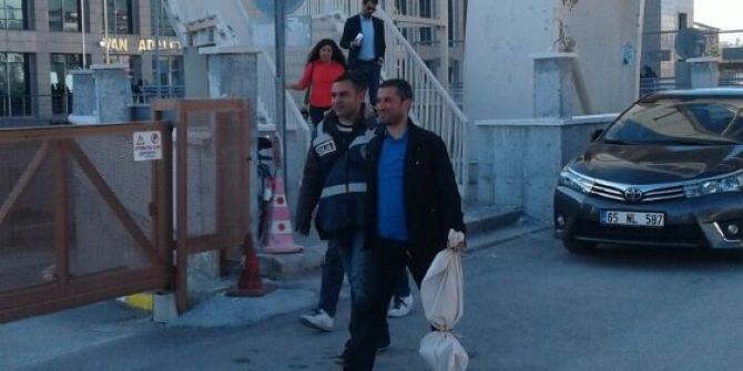 Van’da Sandıklar Gelmeye Başladı