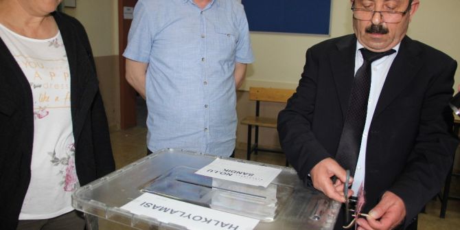 Edirne’de Oy Sayma İşlemi Sürüyor