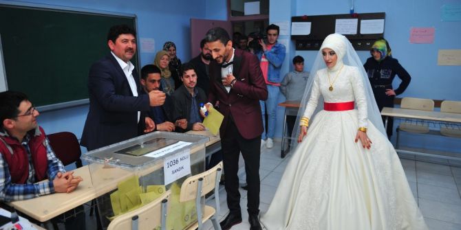 Önce Sandığa, Sonra Nikah Masasına Gittiler