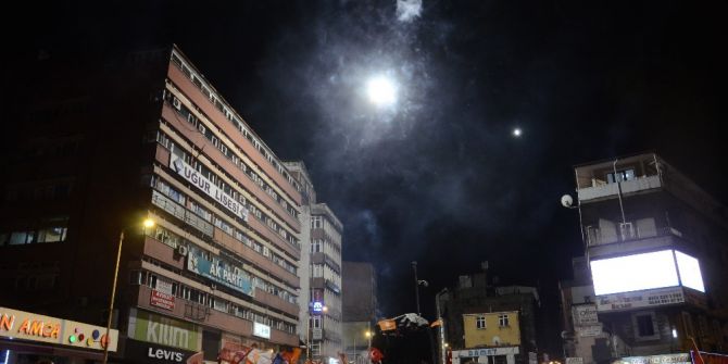 Zonguldak’ta Havai Fişekli Referandum Kutlaması