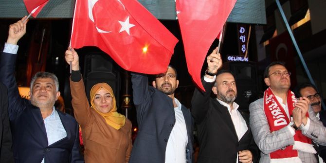 Vatandaşlar Nevşehir’de Referandum Sevincini Kutladı