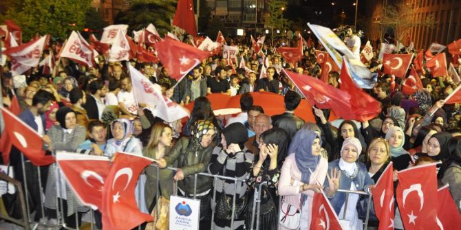 Balıkesir’de ’Evet’ Coşkusu