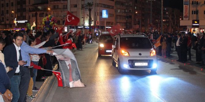 Denizli’de ‘Evet’ Sonuçları Coşkuyla Kutlandı