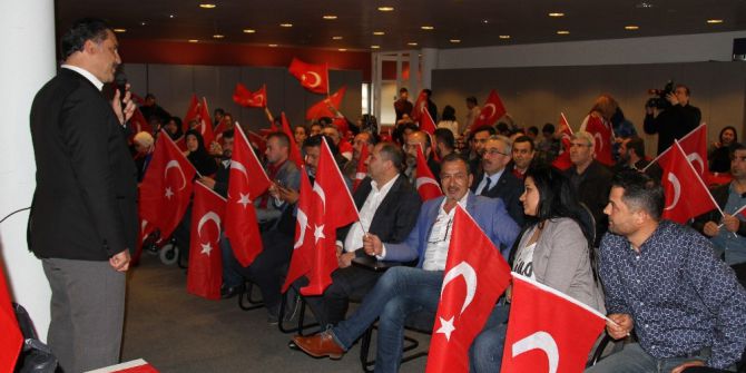 Belçika’da Vatandaşlar Halk Oylaması Sonucunu Kutladı