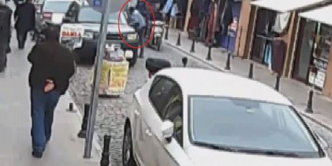 Otomobilden 15 Bin Liralık Tespih Çaldı