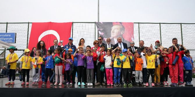 Minik Sporcuların Madalya Sevinci