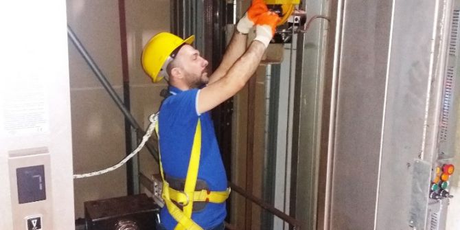 İzmit Belediyesi Asansörleri Kontrol Ediyor