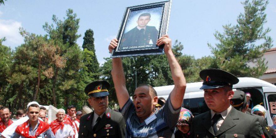 Şehit Uzman Çavuş Erkut’un Cenazesi Son Yolculuğuna Uğurlandı