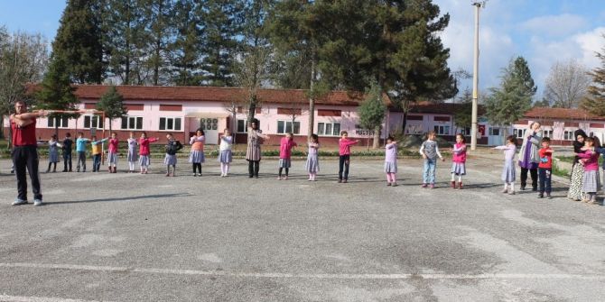 Atatürk İlkokulunda Sabah Sporu