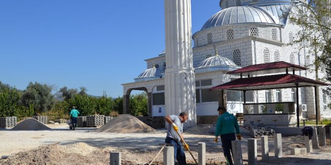 Erdemli’de Cami Ve Kuran Kursu Çevresinde Düzenleme