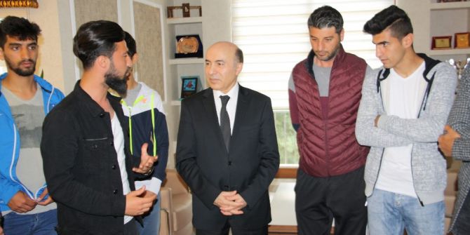 Rektör Gül, Şampiyonları Ağırladı