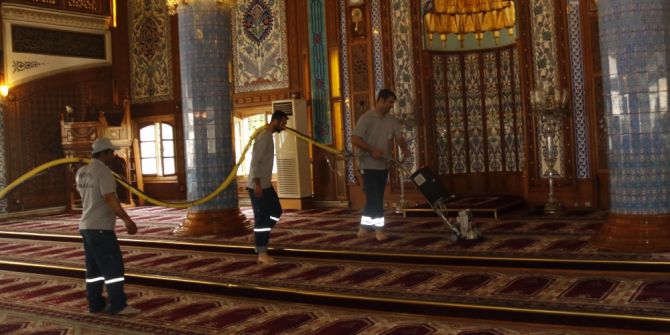 Akdeniz’de İbadethaneler Düzenli Olarak Temizleniyor