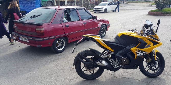 Motosiklet Otomobille Çarpıştı:; 2 Yaralı