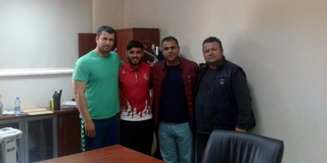 Adıyaman Belediyesi İşitme Engelliler Futbolcusu Milli Takıma Davet Edildi