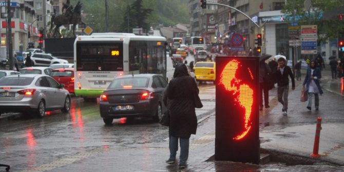 Fırtınaya Karşı Şemsiyeli Mücadele