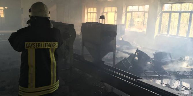 Eski Un Fabrikasında Yangın Çıktı