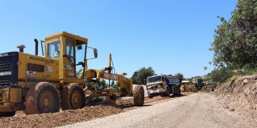 Kumluca’da, Karagöl Yayla Yolu Asfaltlanıyor