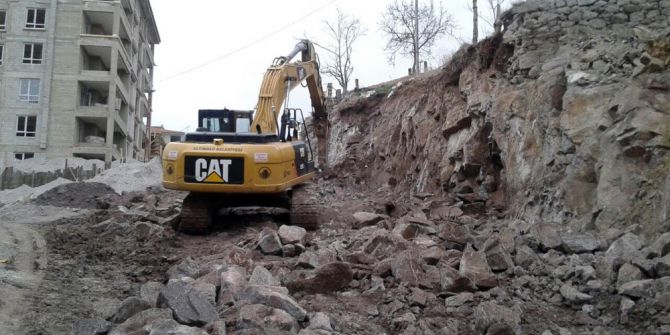 Altındağ’da Yol Yapım Çalışmaları Aralıksız Sürüyor
