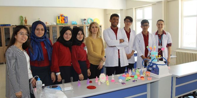 İmam Hatipliler “Allah Ve Muhammed” Yazılı Kokulu Taş Hazırladı