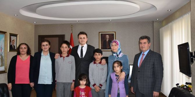 Buharkent’te Kitap Okuyanlar Ödüllendirildi