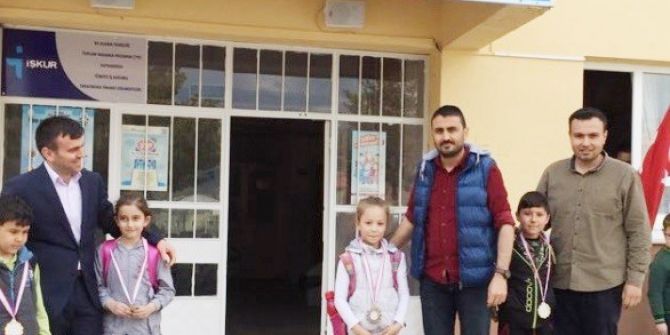 Kitap Kurtları Ödüllendirildi