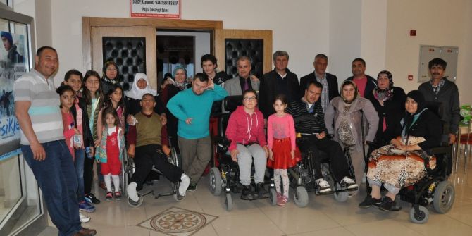 Belediyeden Engellilere Sinema Keyfi