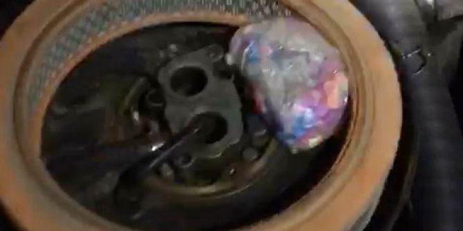 Otomobilin Hava Filtresinden Uyuşturucu Hap Çıktı