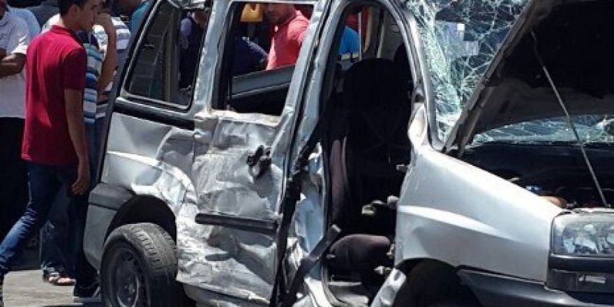 Kamyonet İle Tır Çarpıştı: 1 Ölü, 6 Yaralı