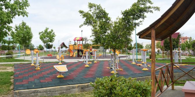 Tarsus’ta Parklar Bakım Ve Onarımdan Geçirildi