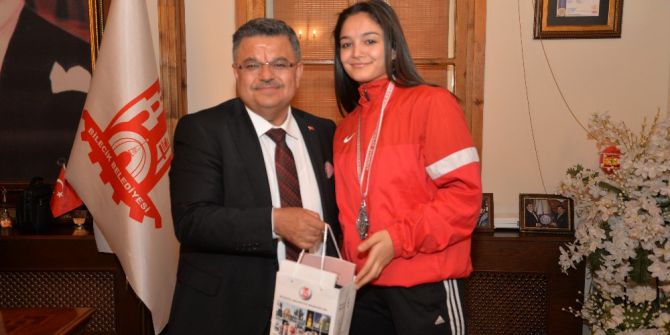 Bilecik Belediye Başkanı Selim Yağcı Başarılı Sporcuları Ağırladı
