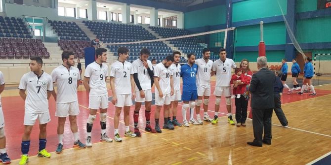 Düzce Üniversitesi Erkek Voleybol Takımı 1. Lig Şampiyonu Oldu