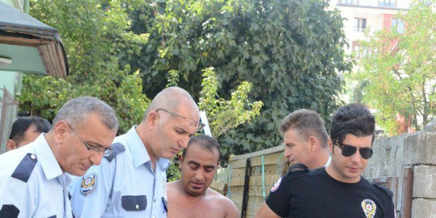 Polisten Kaçan Sürücü Bıçakla Ekiplere Direndi