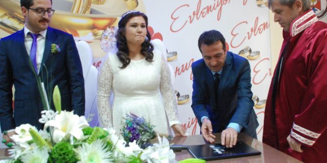 Kayyum Çınar, İlk Nikahı Kıydı