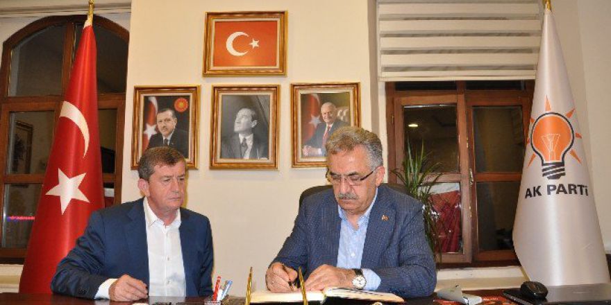 Ak Parti Genel Başkan Yardımcısı Yazıcı, Trabzon Ak Parti İl Başkanlığını Ziyaret Etti