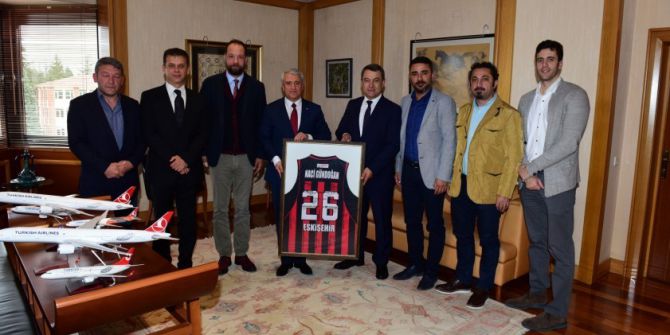 Nesine.com Eskişehir Basket’ten Rektör Gündoğan’a Nezaket Ziyareti