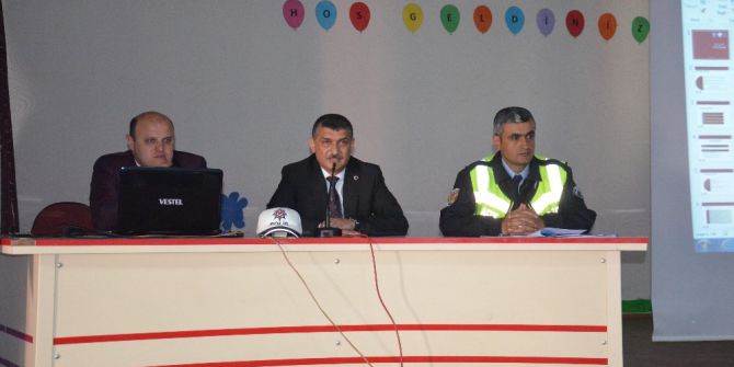 Öğrenci Servis Şoförleri Bilgilendirildi