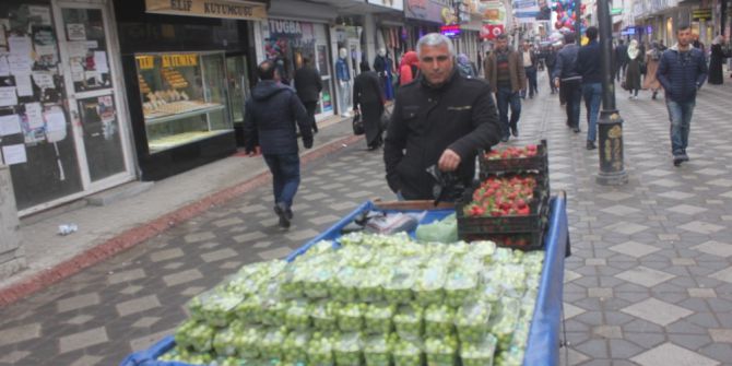 Ağrı’da Erik Tezgâhlardaki Yerini Aldı